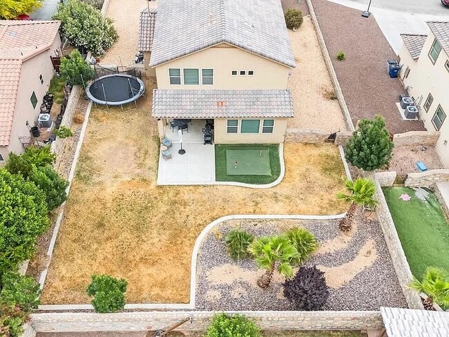 Building Photo - 5525 Valley Cedar Dr