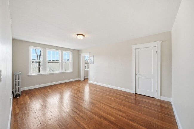 Building Photo - 41 Richardson Ave