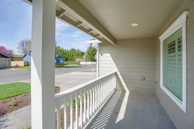 Building Photo - BEAUIFUL RAMBLER IN SOUTHVIEW HEIGHTS