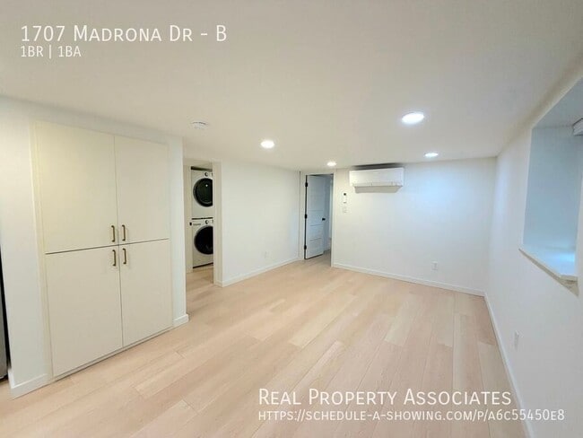 Building Photo - 1707 Madrona Dr
