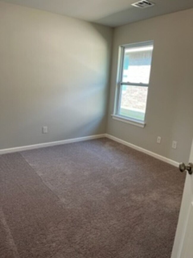 Building Photo - 1st Month Free!