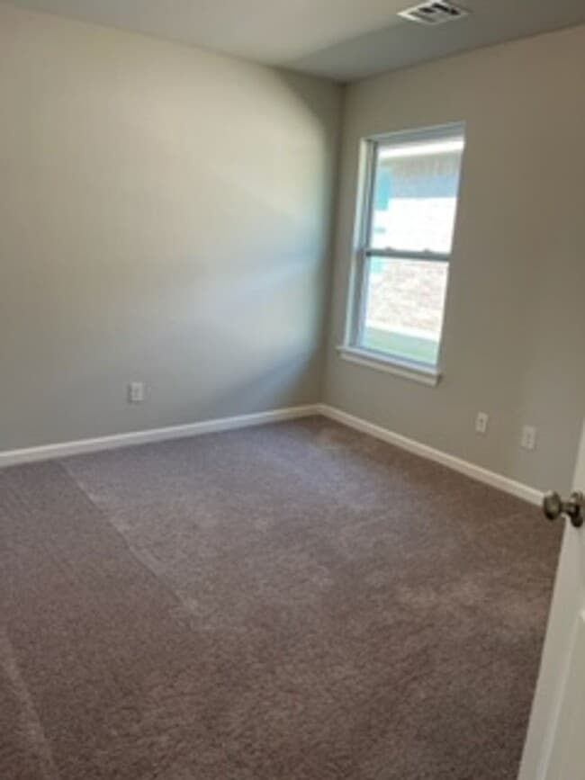 Building Photo - Enchanting New Home