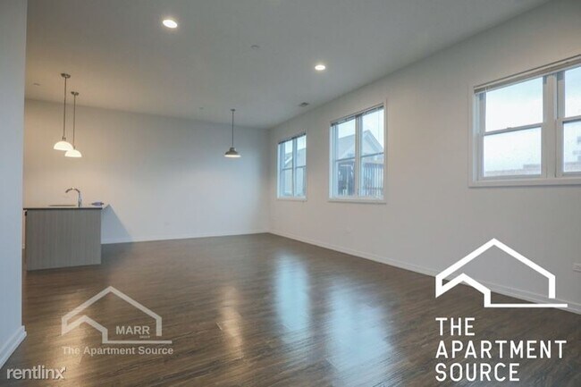 Building Photo - 2500 N Clybourn Ave