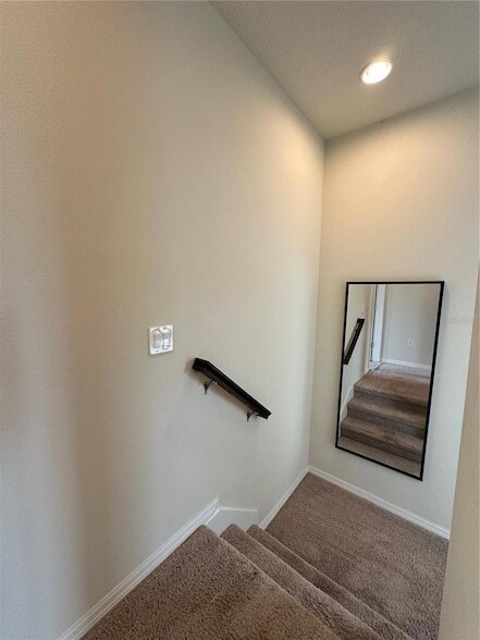 Building Photo - 527 Piazza Point