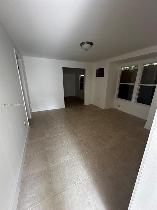 Building Photo - 1919 SW 2nd St