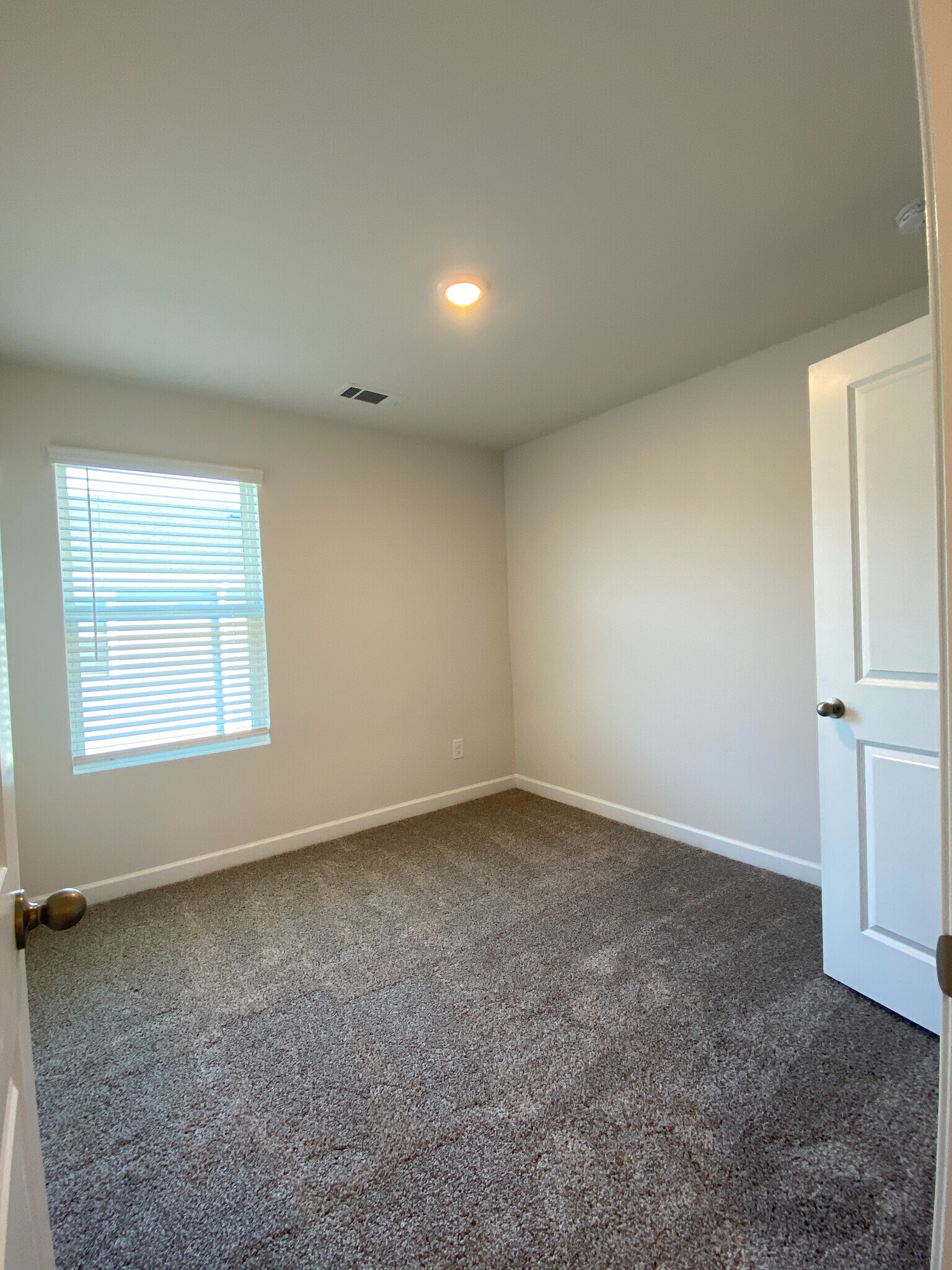 Building Photo - Room in Townhome on Tears Ln