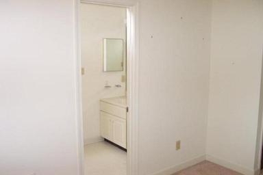 Building Photo - 9405 Locust Hill Rd