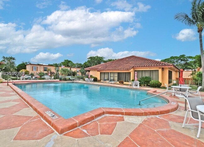 Building Photo - 7225 Miami Lakes Dr