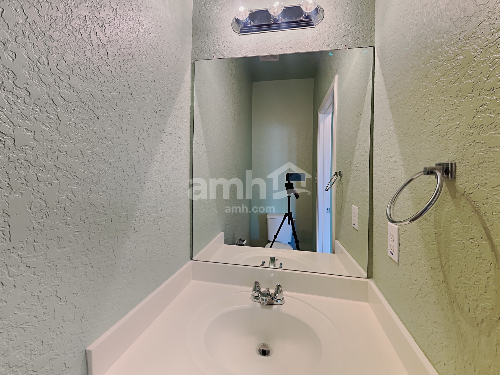 Building Photo - 12003 Allard Bluff