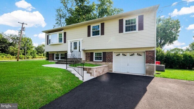 Building Photo - 338 Natale Ln