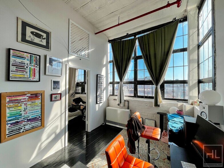 Building Photo - 248 McKibbin St