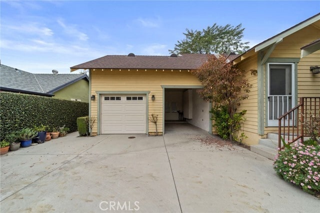 Building Photo - 316 E Foothill Blvd