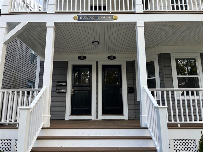 Primary Photo - 65 Burton St