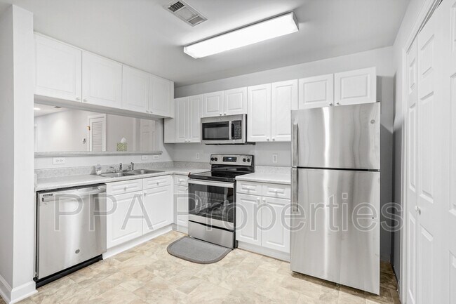 Building Photo - 929 Morreene Rd
