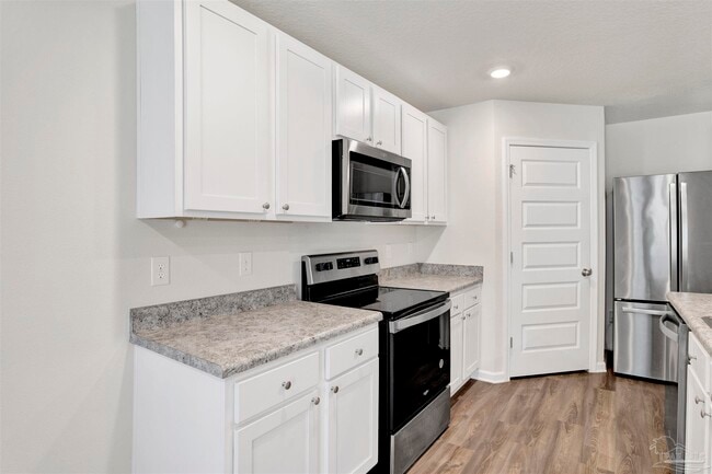 Building Photo - 5249 Peach Dr