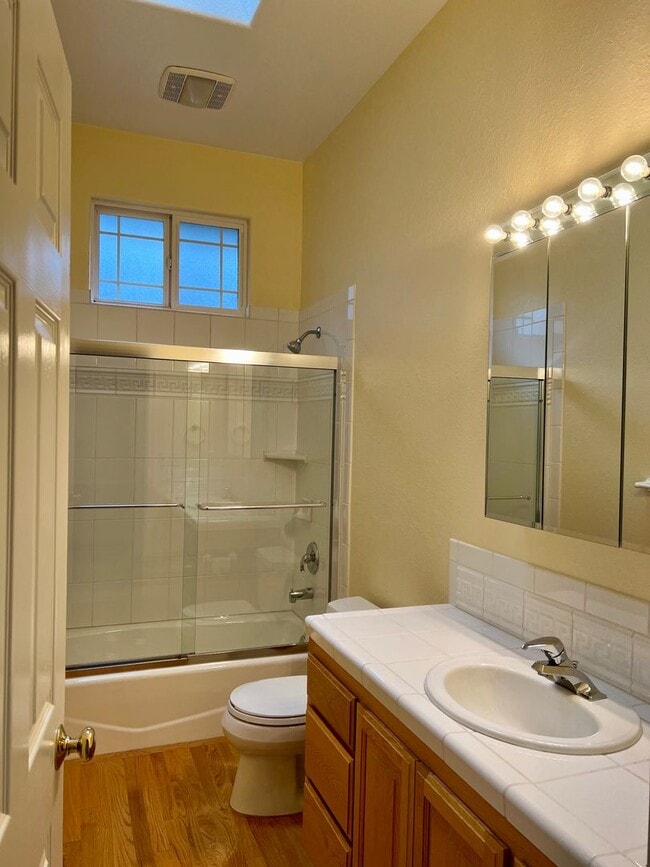 Building Photo - Spacious, Well-Appointed home in a Highly Desirable Location!