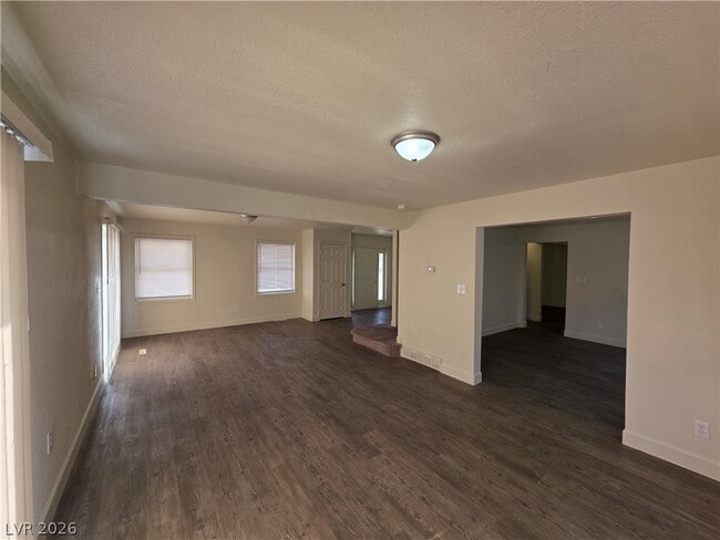 Building Photo - 1590 Mustang Dr