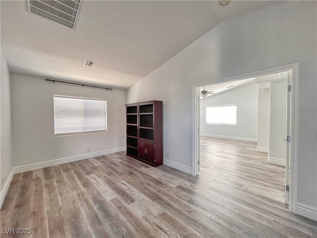 Building Photo - 259 Dogleg Dr