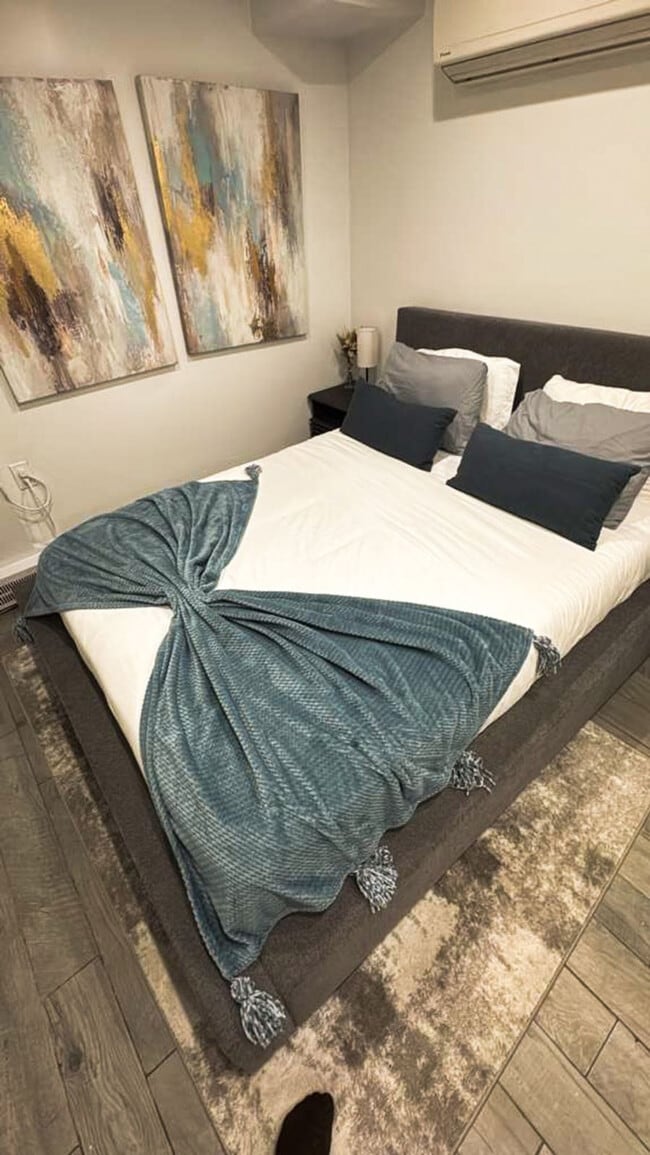 Building Photo - 716 Madison St