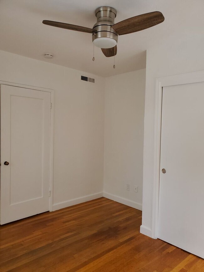 Building Photo - Van Ness Ave