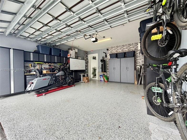 Building Photo - 6415 NW 105th Ct