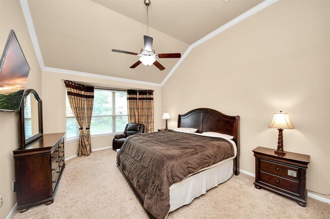 Building Photo - 28523 Pleasant Forest Dr