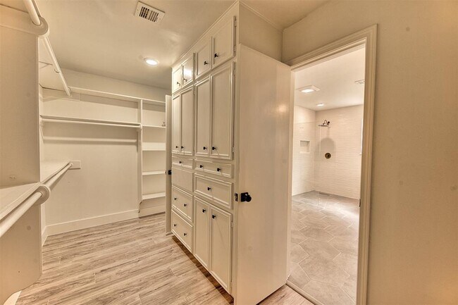 Building Photo - 15626 Whitewater Ln