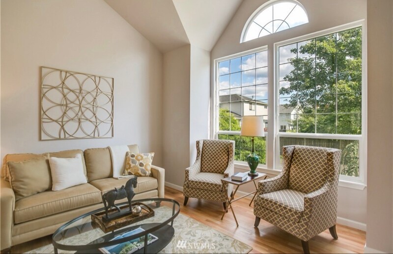 Building Photo - 5514 NE 3rd Ln