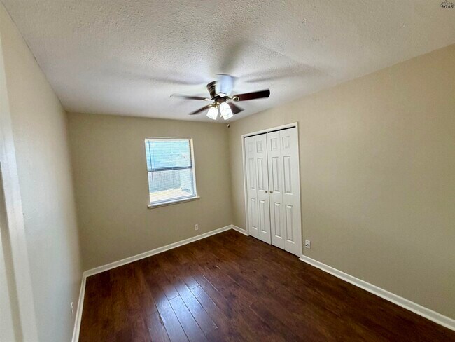 Building Photo - 4603 Western Hills Dr