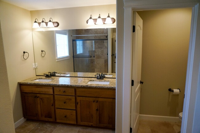 Building Photo - 7421 NE 58th Way