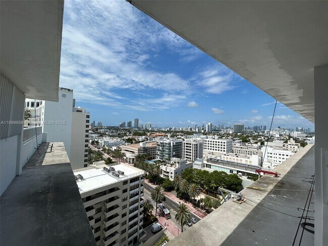 Building Photo - 100 Lincoln Rd