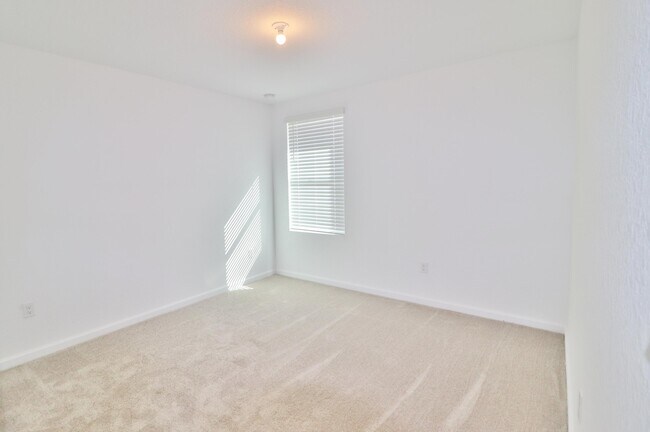 Building Photo - 721 Worlington Ln