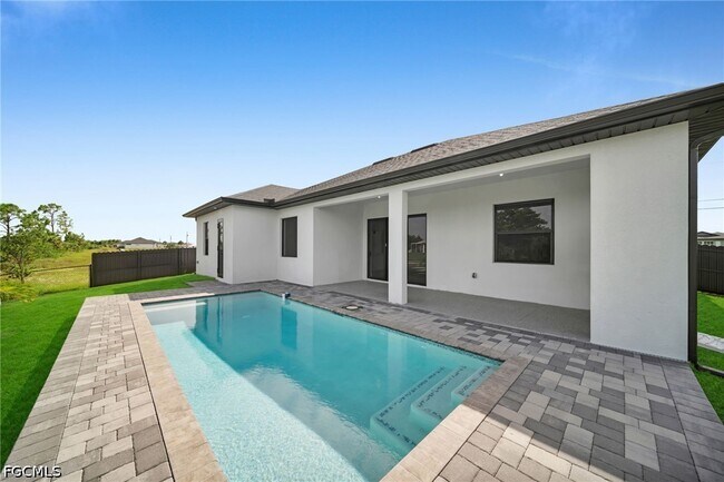 Building Photo - 3423 NE 13th Ave