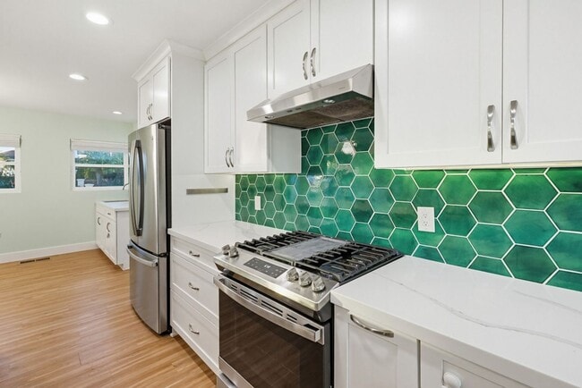 Building Photo - 3 Bedroom Home with Ocean Views in Point Loma