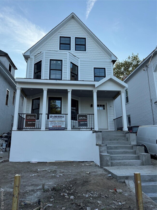 Building Photo - 356 S Tenth Ave