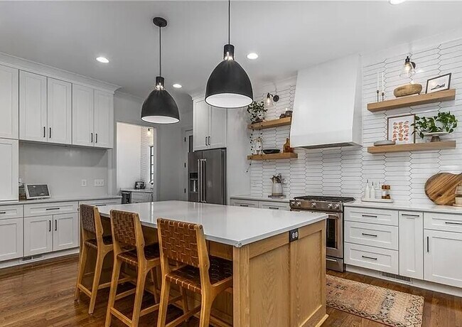 Primary Photo - 2571 Temple Johnson Rd SW