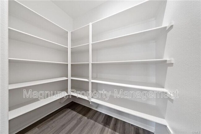 Building Photo - 21122 Saratoga Dr