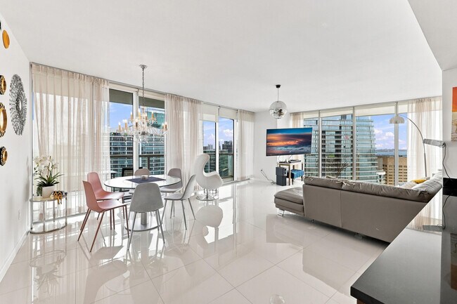 Building Photo - 465 Brickell Ave