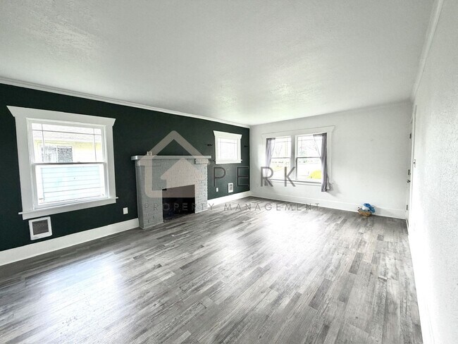 Building Photo - Charming Updated South Tacoma Home with Spacious Bonus Loft and Fenced Yard