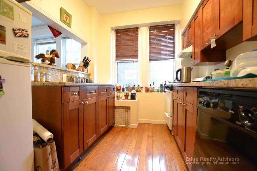 Building Photo - 2003 Commonwealth Ave