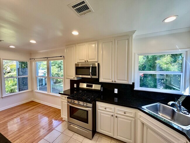 Building Photo - 4121 Harter Ave