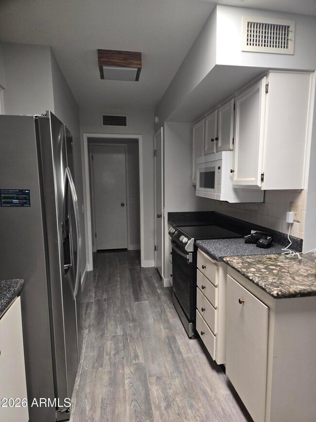 Building Photo - 10049 W Oakmont Dr