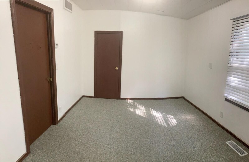 Building Photo - 1704 N Jefferson St