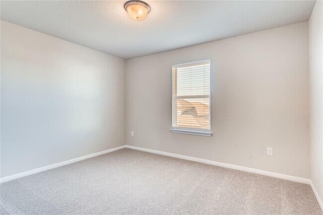 Building Photo - 10304 Forest Grove Dr