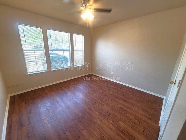 Building Photo - 2736 Murphy Dr