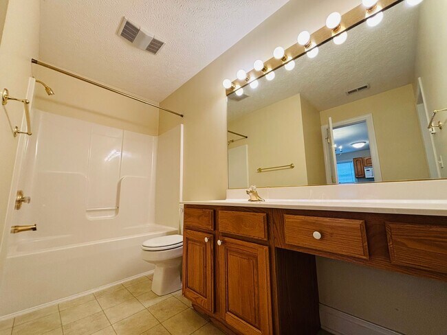 Building Photo - 230 Willow Oak Dr NW
