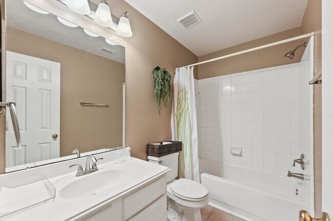 Building Photo - 195 S Walden Elms Cir