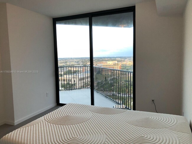 Building Photo - 5300 Paseo Blvd