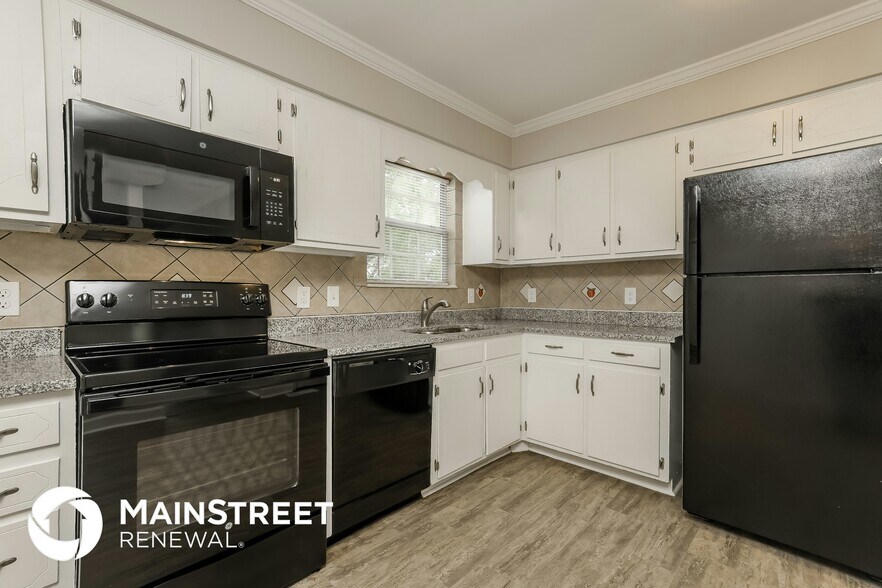 Building Photo - 3113 Stoneybrook Cir