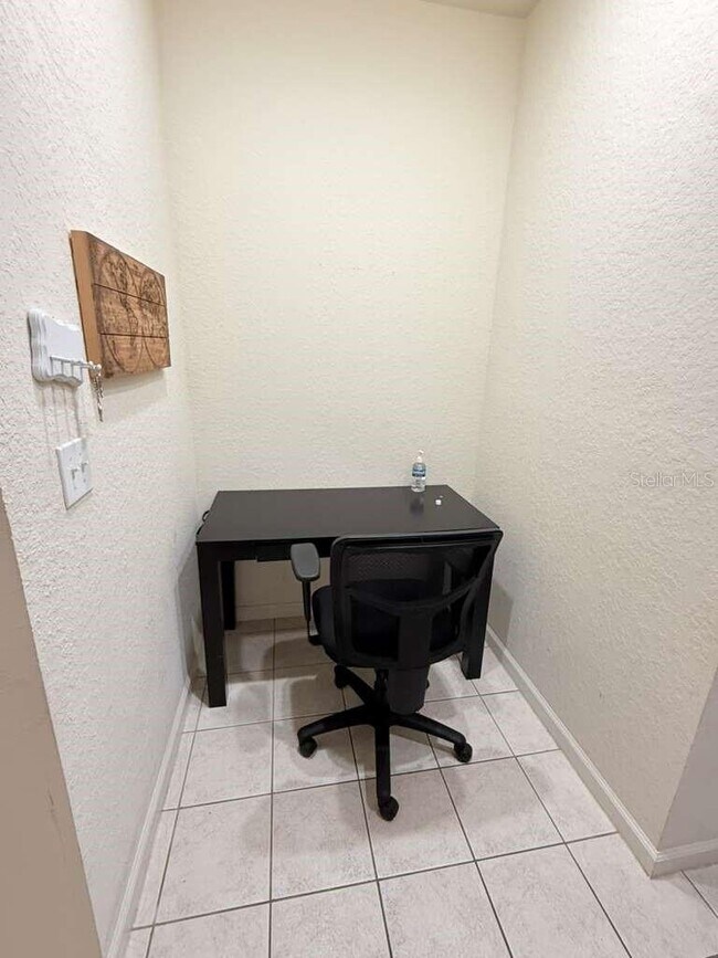 Building Photo - 3106 Ashland Ln N